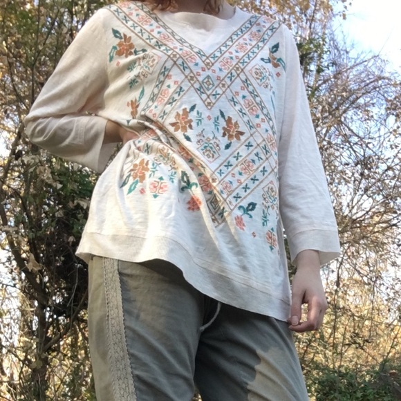 ⚘ Democracy Embroidered Tunic - Picture 10 of 16